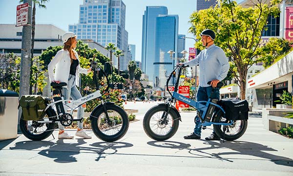 Folding-Mars-ebikes-in-the-city