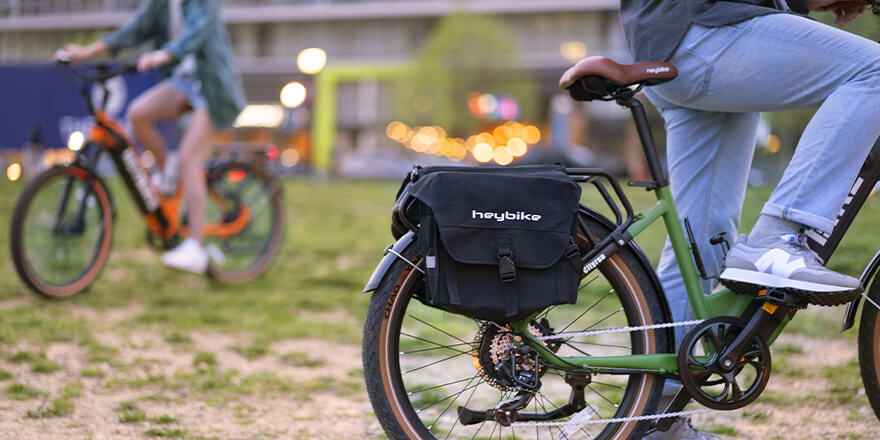 Close-up view of the saddlebag on the Cityrun e-bike