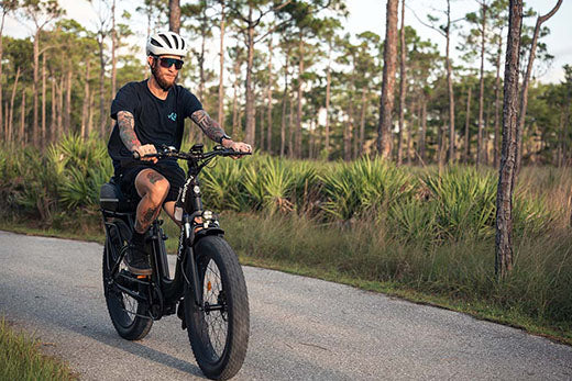 A man tries to ride a Heybike fat tire e-bike for the first time.